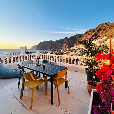 Luxury Penthouse With Breathtaking Views And Huge Private Terraces Apartment Puerto de Santiago (Tenerife)