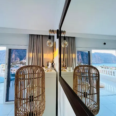 Luxury Penthouse With Breathtaking Views And Huge Private Terraces Apartment Puerto de Santiago (Tenerife)