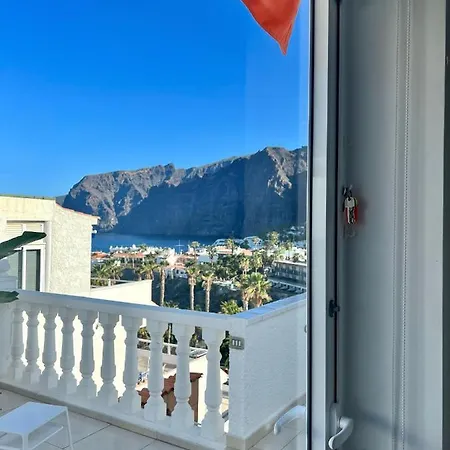 Apartment Luxury Penthouse With Breathtaking Views And Huge Private Terraces Puerto de Santiago (Tenerife)